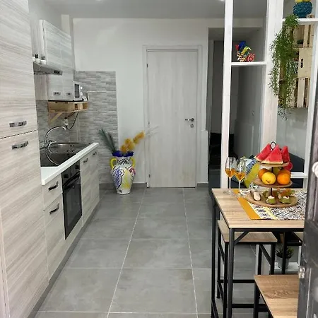 度假居 Casa Elivi Ballaro 2 Passi Dal Centro Storico, Parcheggio E Stazione Ferroviaria *